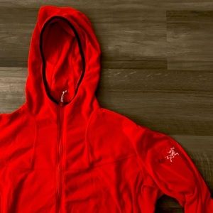 Woman’s Arc’Teryx Full-Zip Hooded Mid-Layer